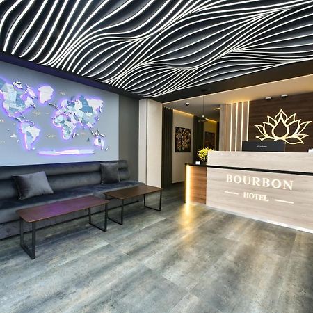 Bourbon Boutique Hotel Yerevan Bagian luar foto