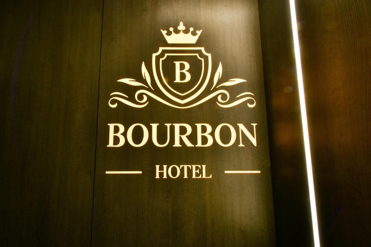 Bourbon Boutique Hotel Yerevan Bagian luar foto