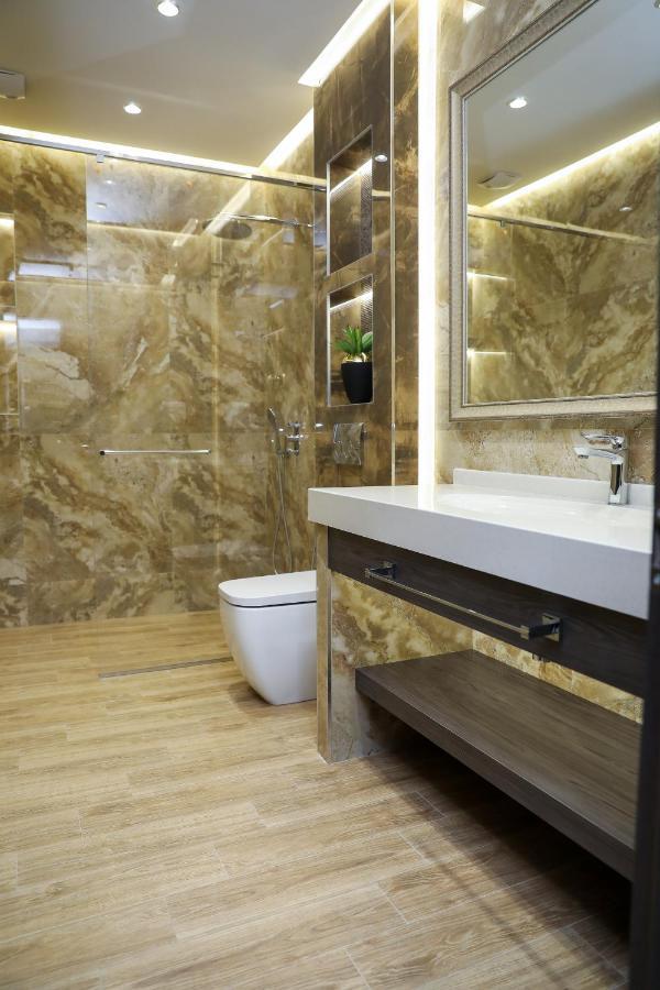 Bourbon Boutique Hotel Yerevan Bagian luar foto