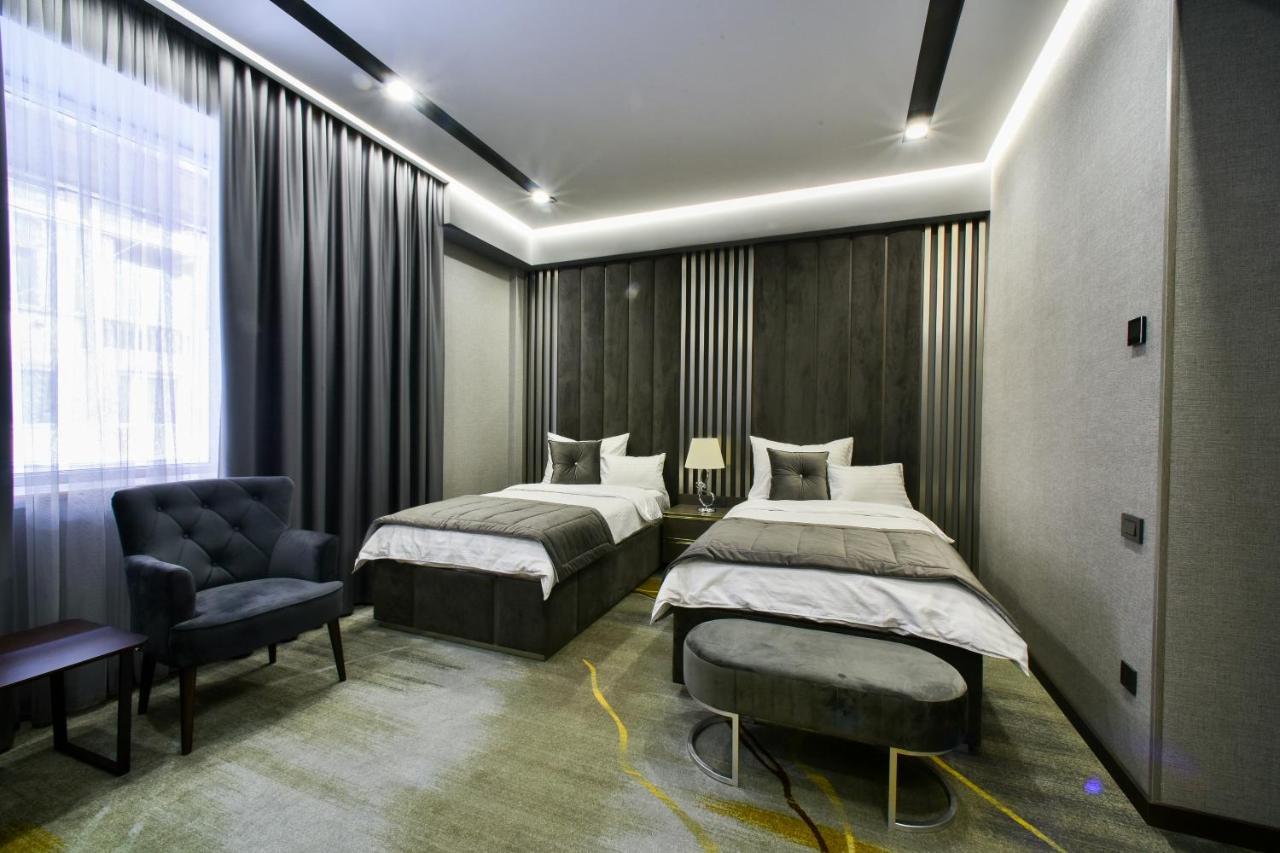 Bourbon Boutique Hotel Yerevan Bagian luar foto