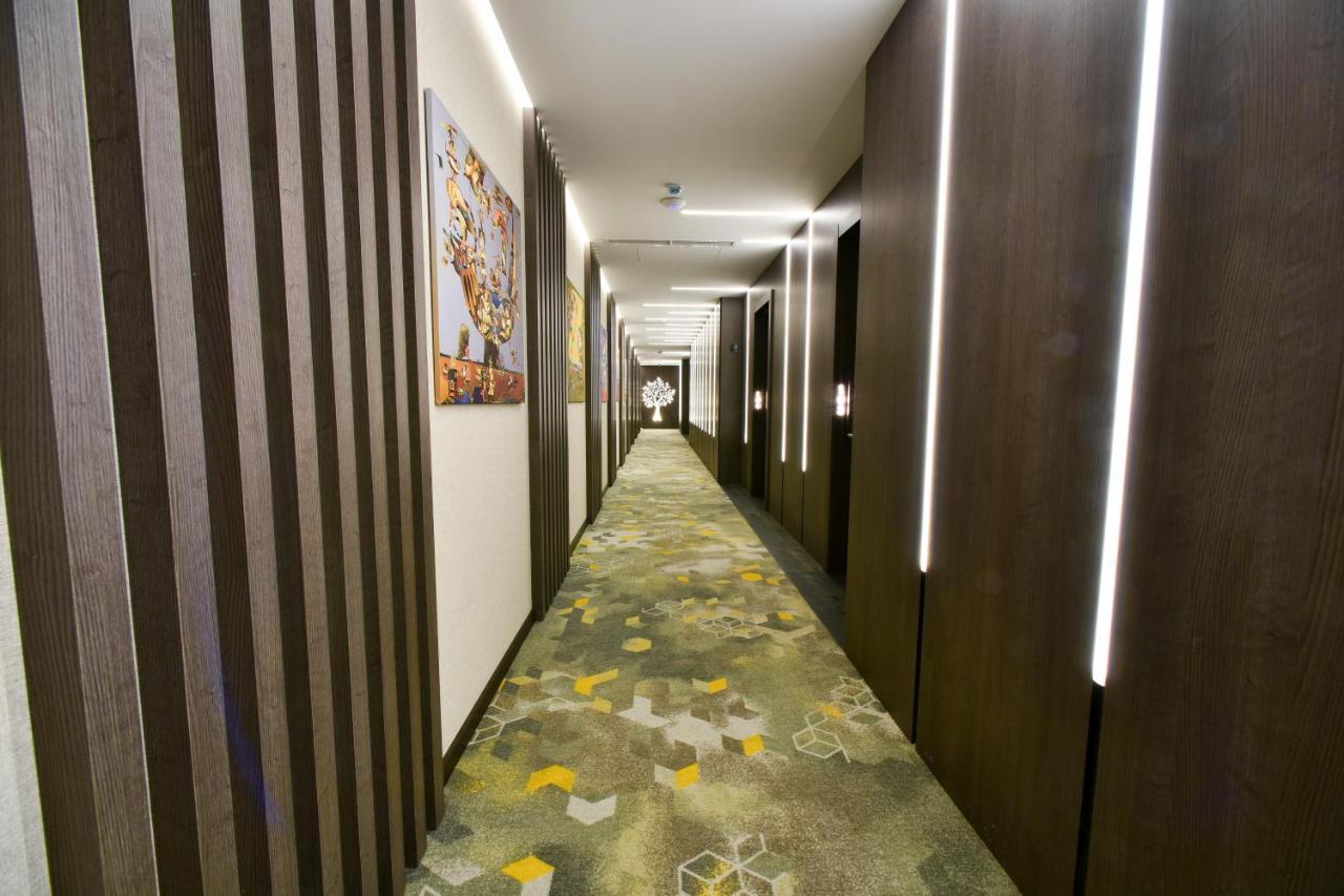 Bourbon Boutique Hotel Yerevan Bagian luar foto