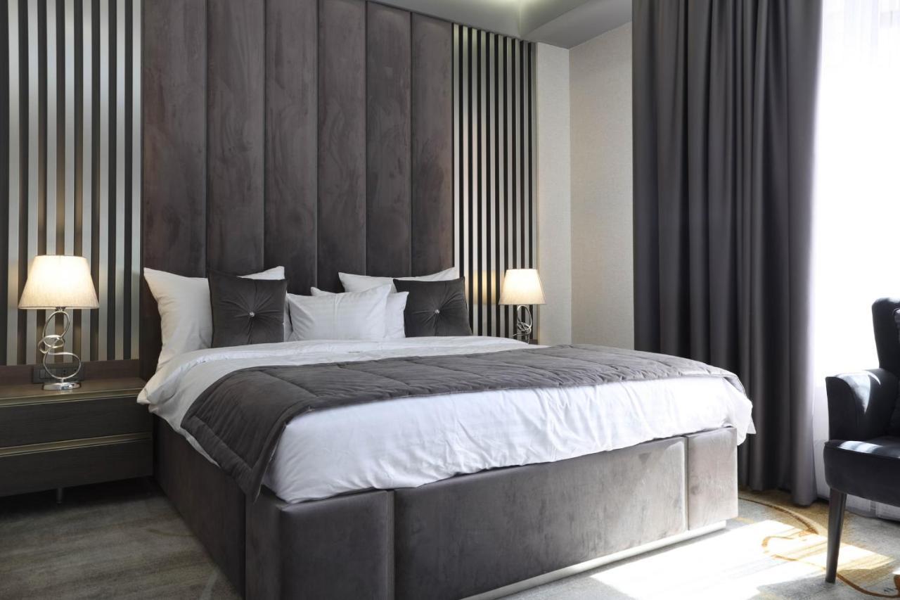 Bourbon Boutique Hotel Yerevan Bagian luar foto