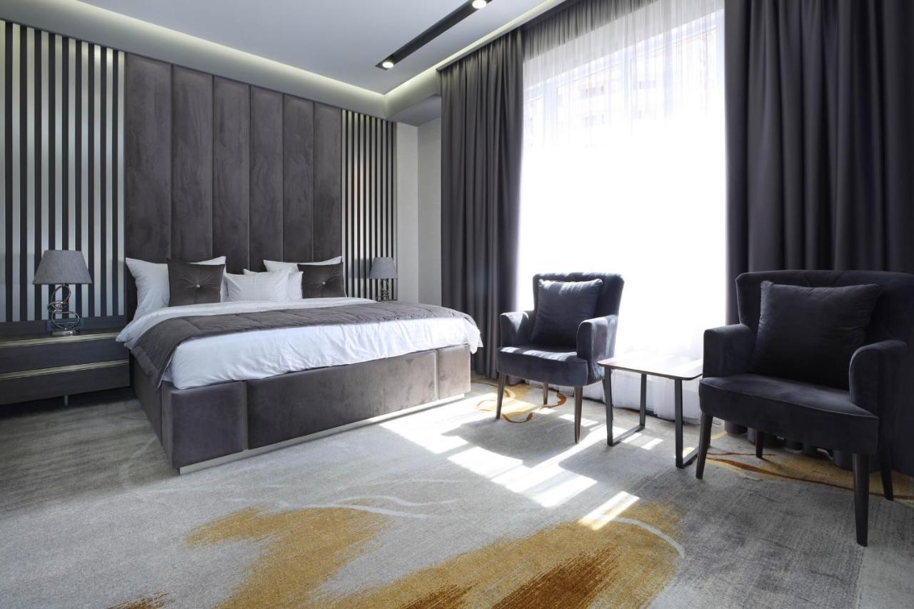 Bourbon Boutique Hotel Yerevan Bagian luar foto