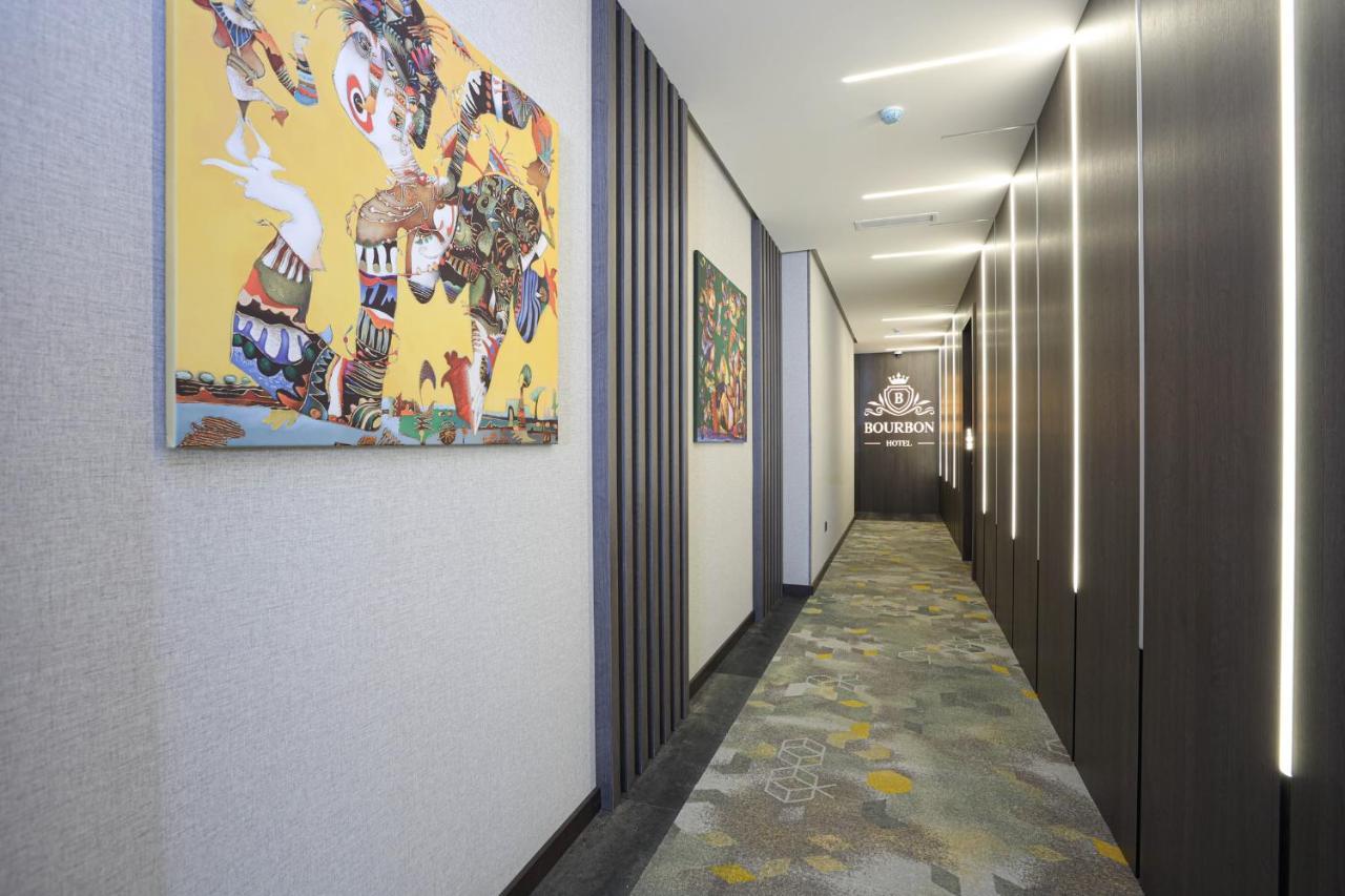 Bourbon Boutique Hotel Yerevan Bagian luar foto