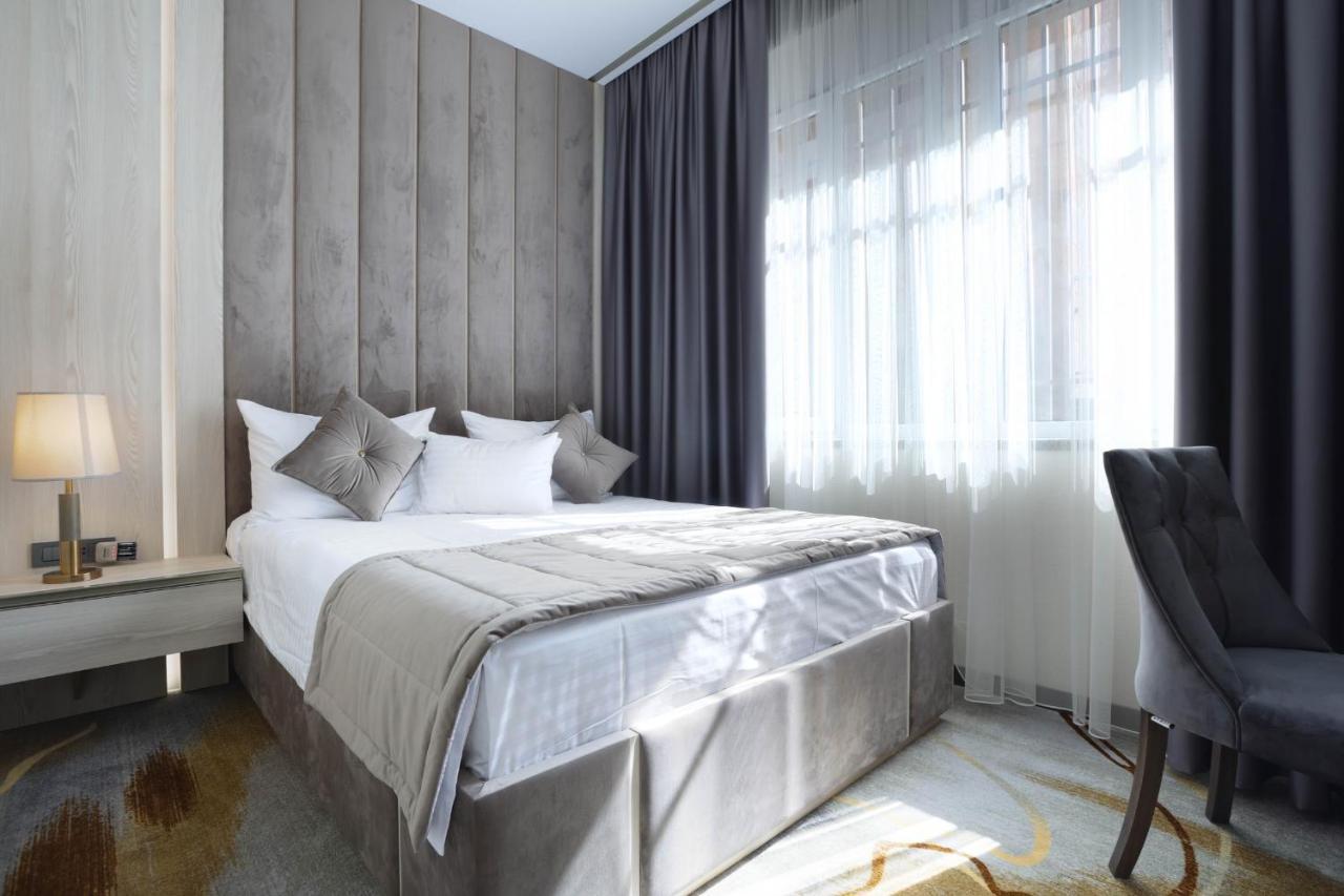 Bourbon Boutique Hotel Yerevan Bagian luar foto